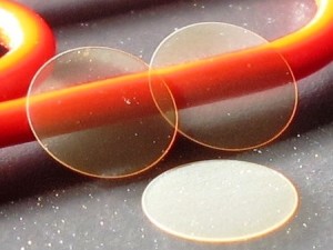 free-standing AAO disks demonstrating optical transparency and waveguide behaviour 